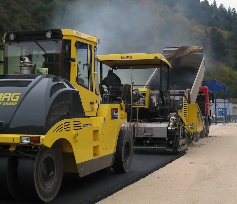 Engins de chantier de génie civil